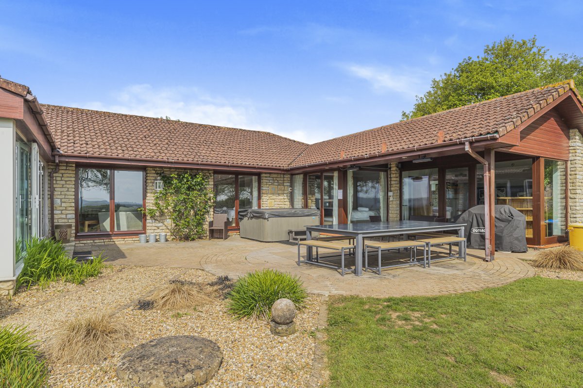 Kingsley Lake View - a fabulous holiday house in Somerset